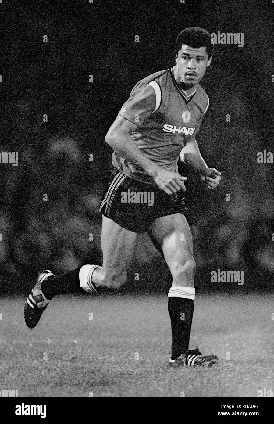 Paul mcgrath hires stock photography and images Alamy