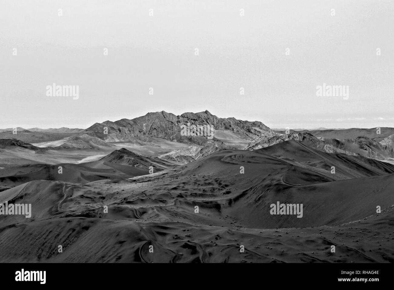 Desert setting Black and White Stock Photos & Images - Alamy