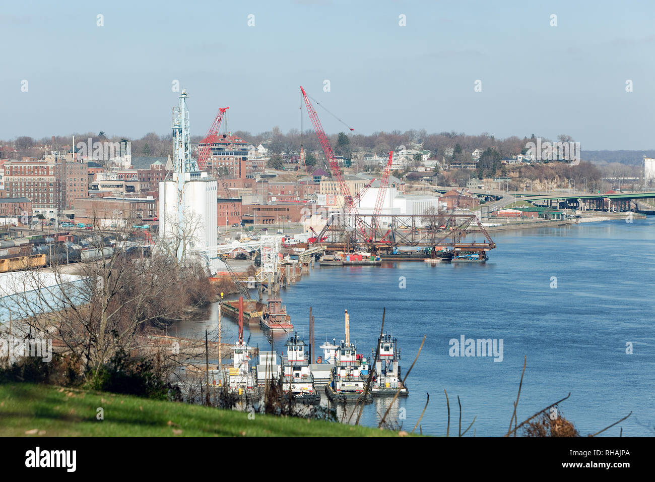 Construction of the BNSF vertical lift railroad bridge between