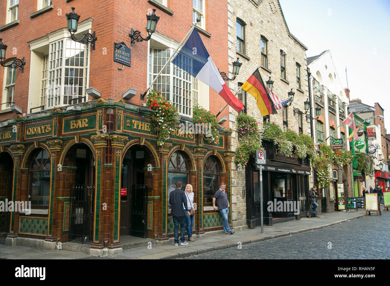 Bars and Pubs in Temple Bar area Dublin Southern Ireland Stock Photo Alamy