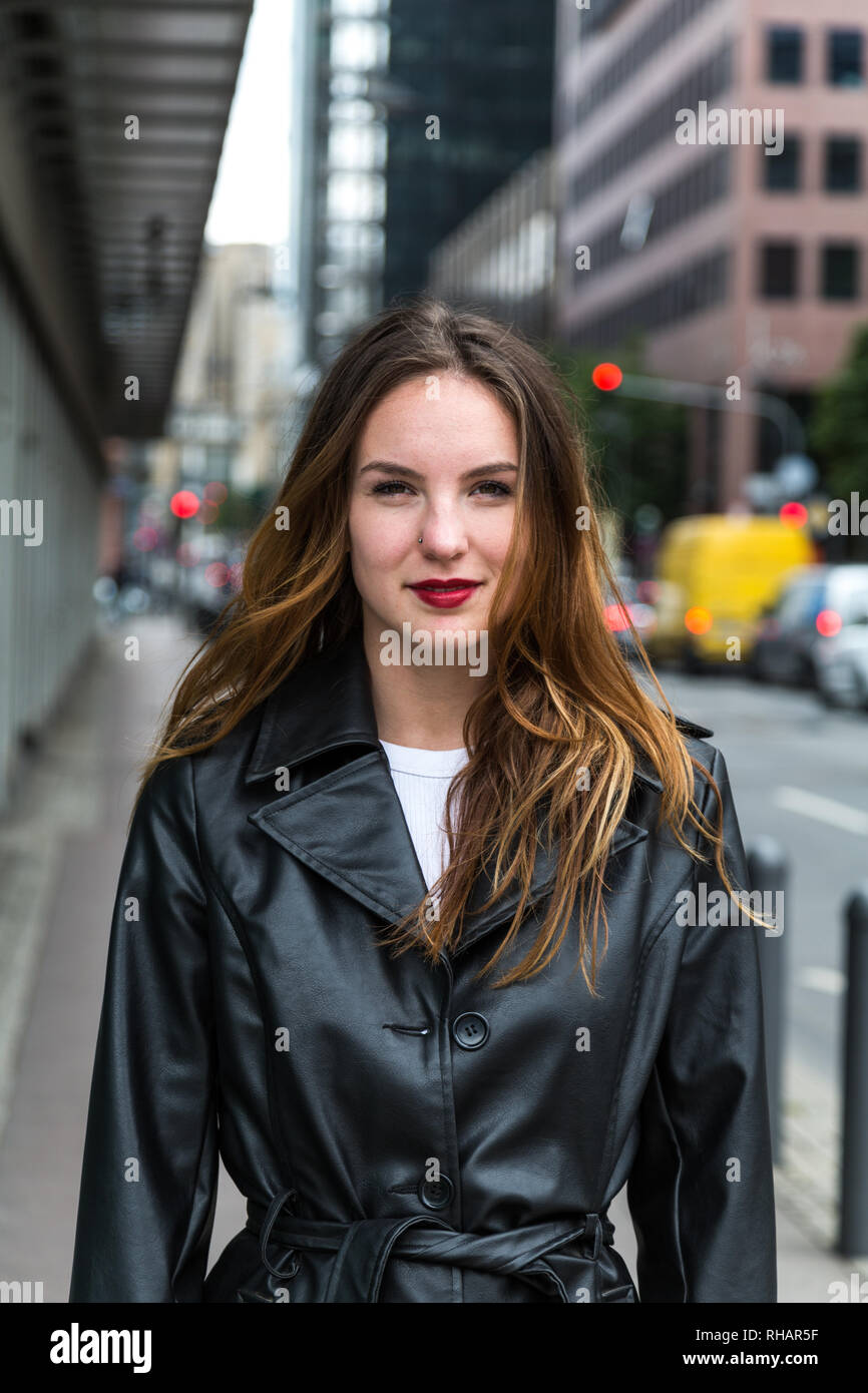 Black trench coat hi-res stock photography and images - Alamy