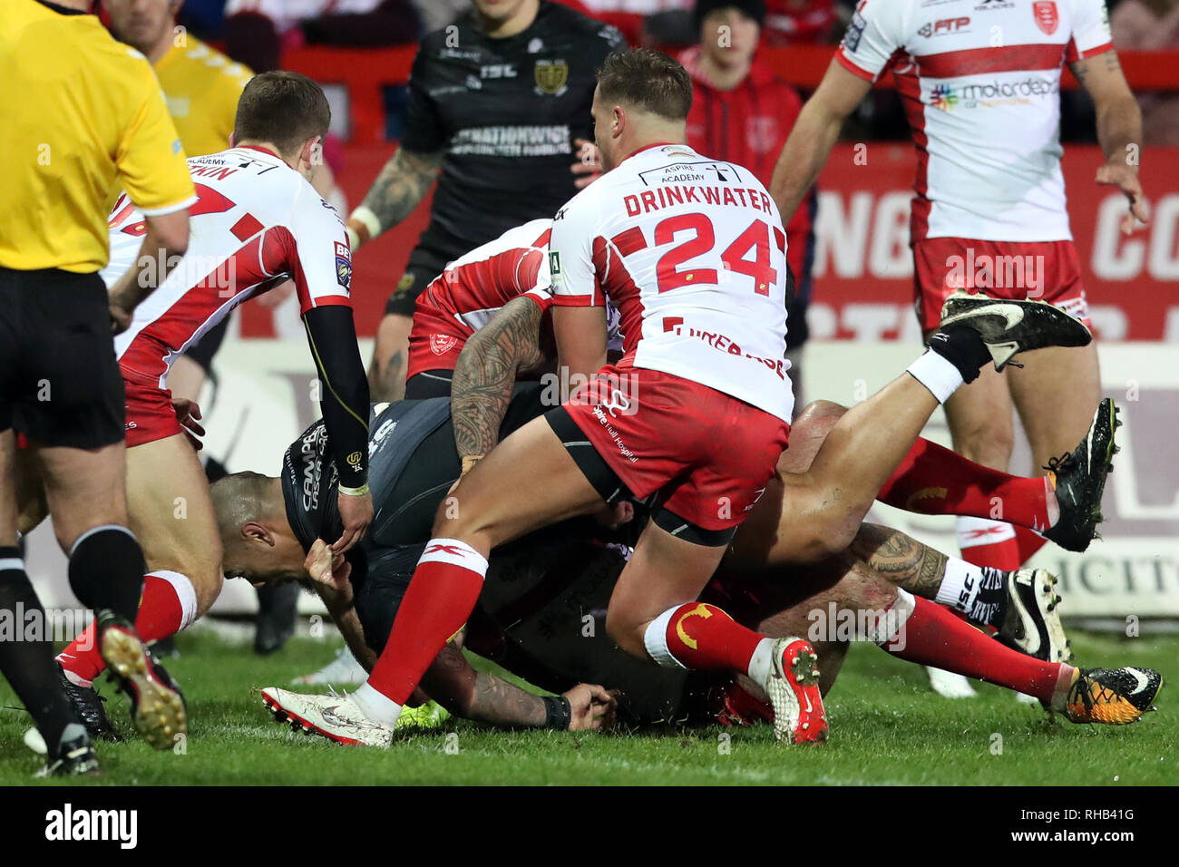 Hull FC's Sika Manu scores a try during the Betfred Super League match at Craven Park, Hull. Stock Photo