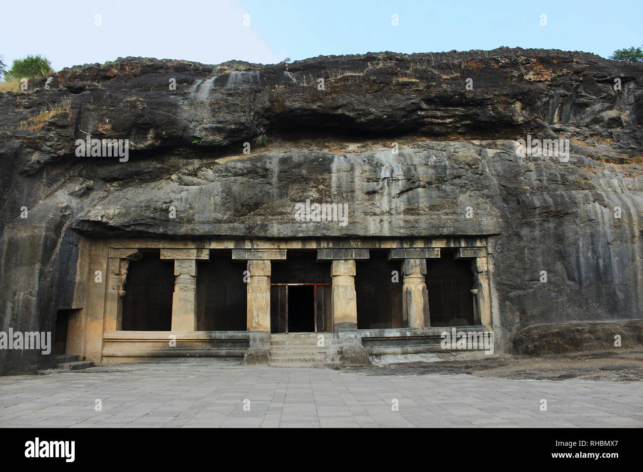 Outside view of Cave 18, Hindu cave, Ellora, Aurangabad, Maharashtra, India Stock Photo