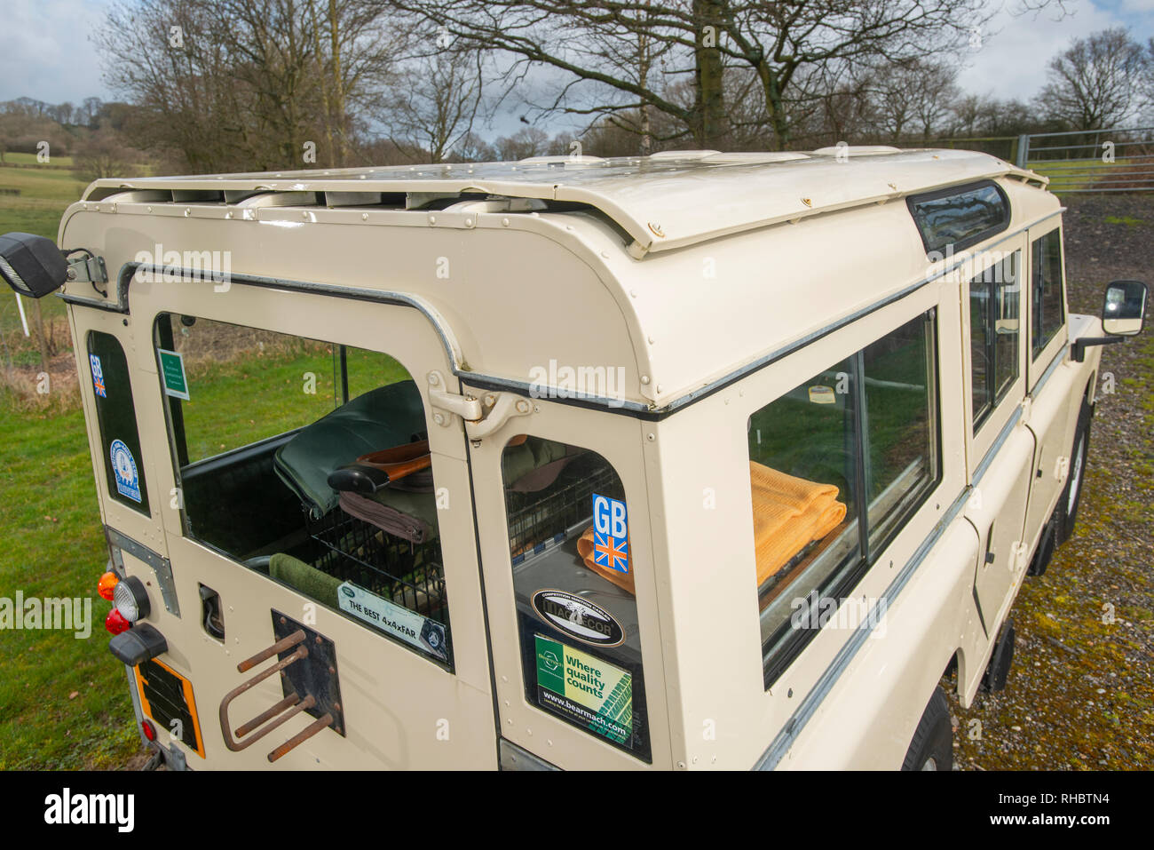 Land rover roof hi res stock photography and images Alamy