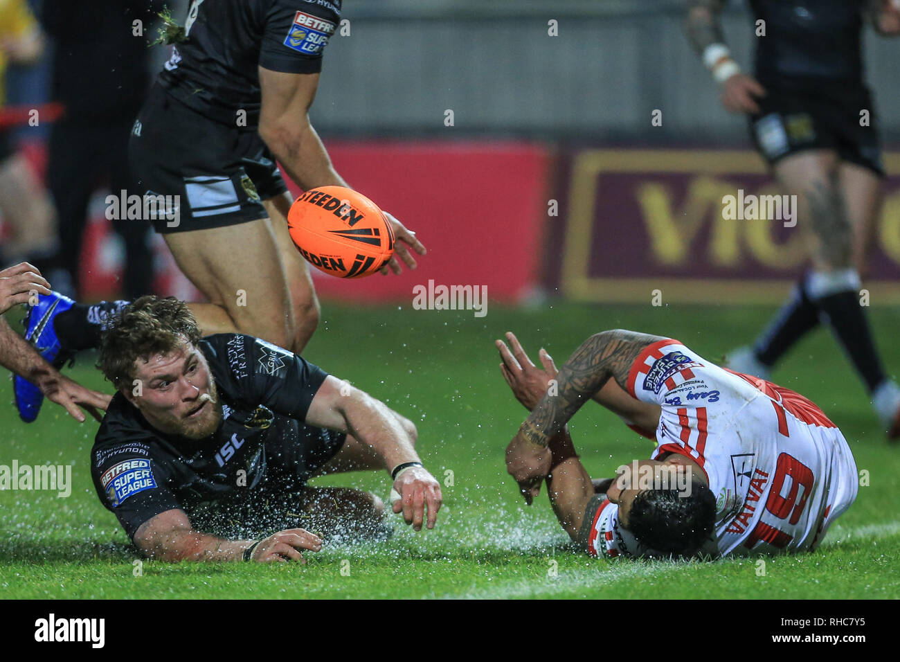Hull, UK. 1st February 2019, KCOM Craven Park, Hull, England; Betfred Super League, Round 1, Hull KR vs Hull FC ; Junior Vaivai (19) of Hull KR fails to touch the ball, no try Credit: Mark Cosgrove/News Images Credit: News Images /Alamy Live News Stock Photo