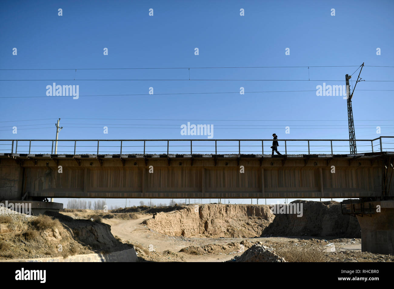 Yinchuan. 23rd Jan, 2019. Railway policewoman Luo Yakun patrols the ...