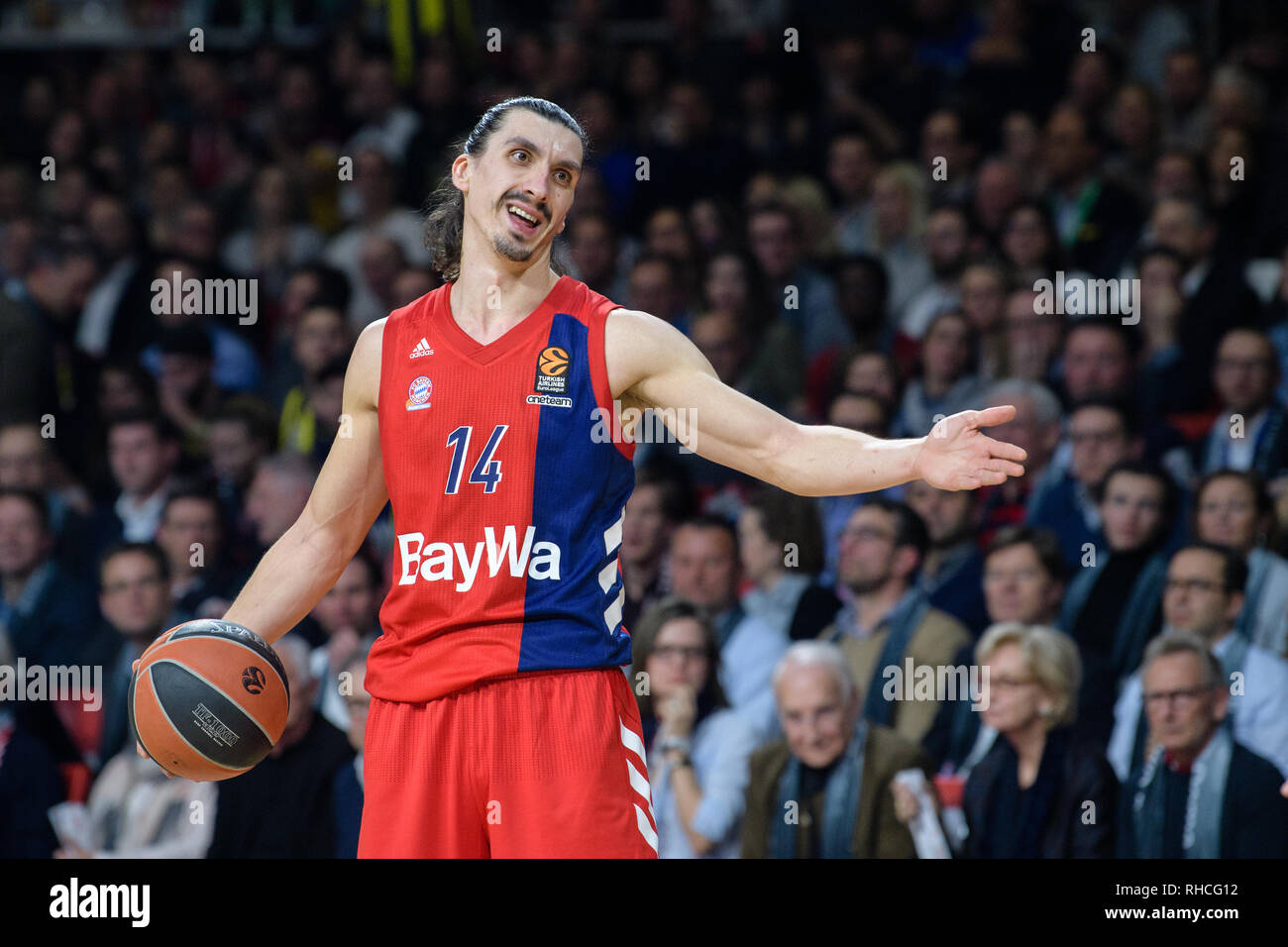 31 January 2019, Bavaria, München: Basketball: Euroleague, FC Bayern Munich  - Fenerbahce Istanbul, main round, 21st matchday in the Audi Dome. Nihad  Djedovic of Munich complains about a referee's decision. Photo: Matthias