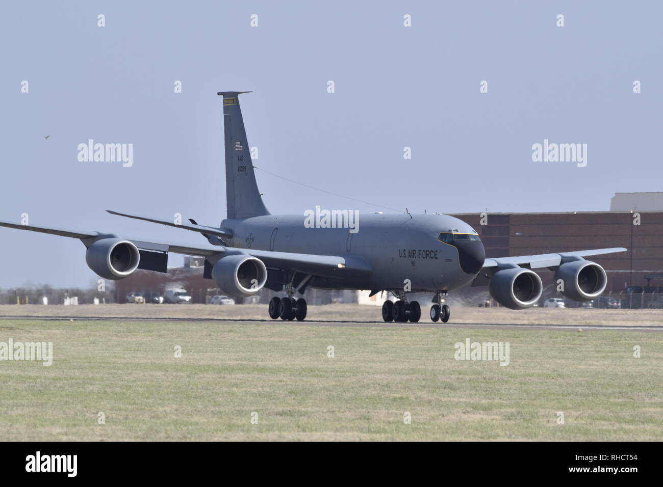 KC-135R Stratotanker, serial # 58-0099, lands at Tinker Air Force Base for induction into the periodic depot maintenance line with the Oklahoma City Air Logistics Center March 9, 2017, Tinker Air Force Base, Oklahoma. The aircraft is assigned to the 171st Air Refueling Wing, Pennsylvania Air National Guard, and was delivered to OC-ALC for maintenance, repair and overhaul. (U.S. Air Force photo/Greg L. Davis) Stock Photo