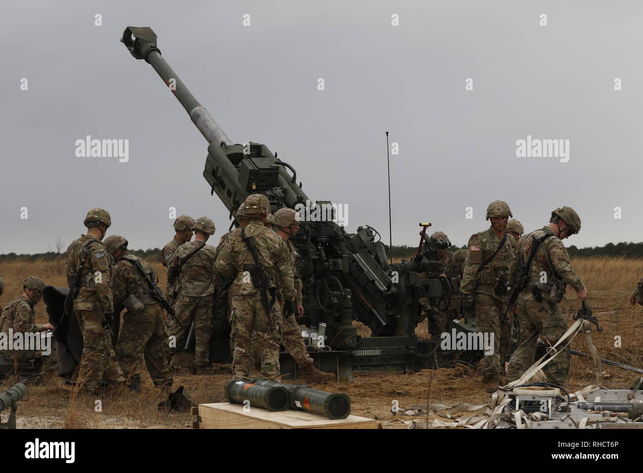 82nd airborne division artillery hires stock photography and images Alamy
