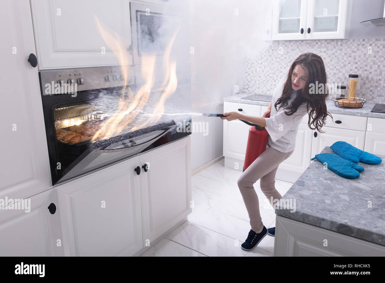 Fire extinguisher kitchen hires stock photography and images Alamy