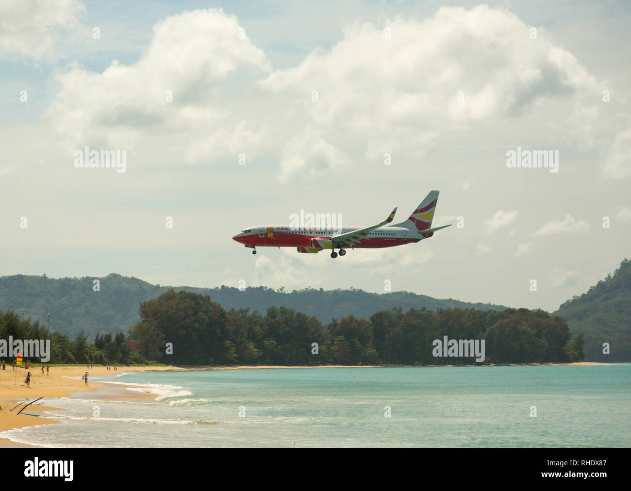Boeing Lucky Air landing approach Stock Photo