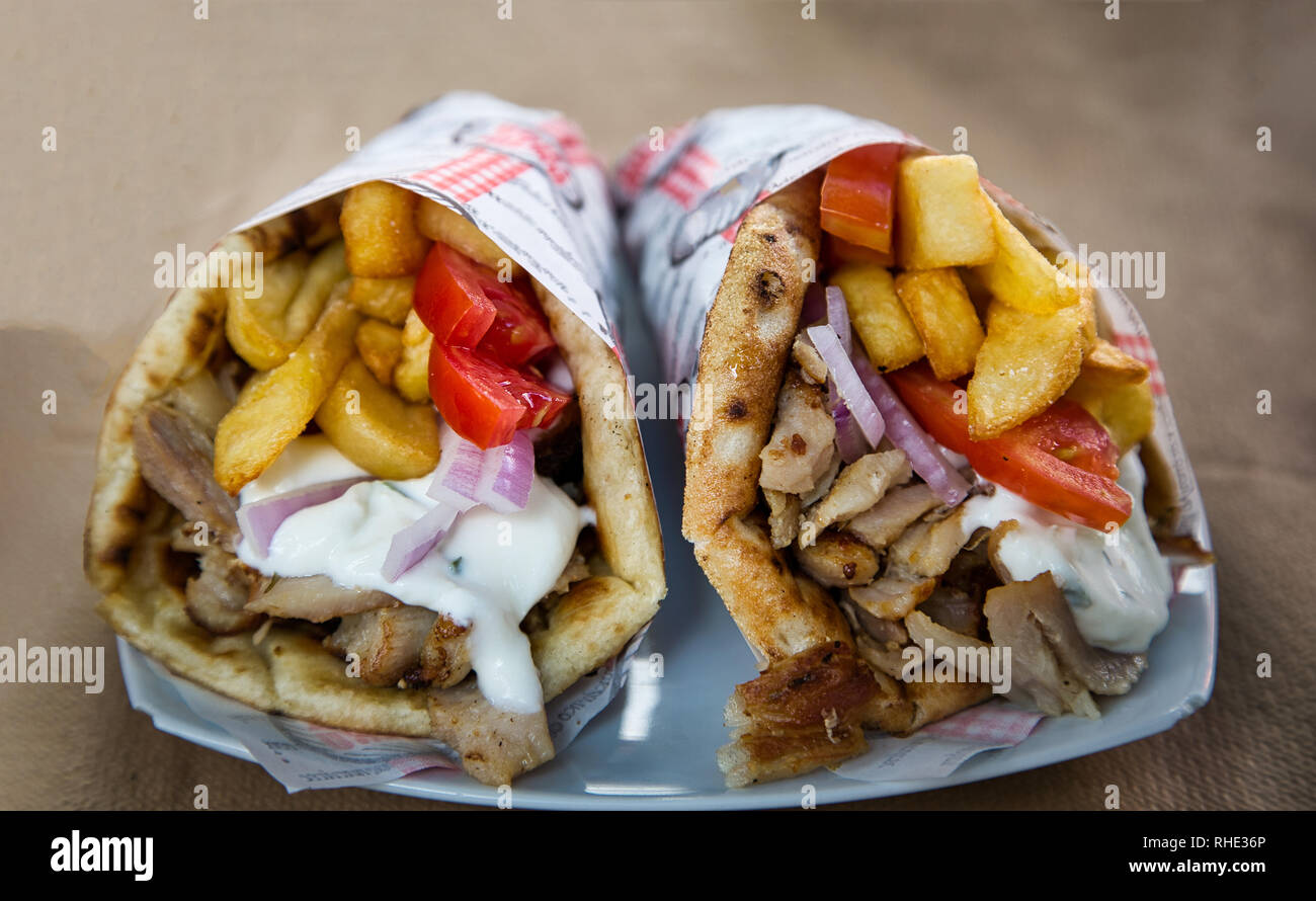 Pita gyros hi-res stock photography and images - Alamy