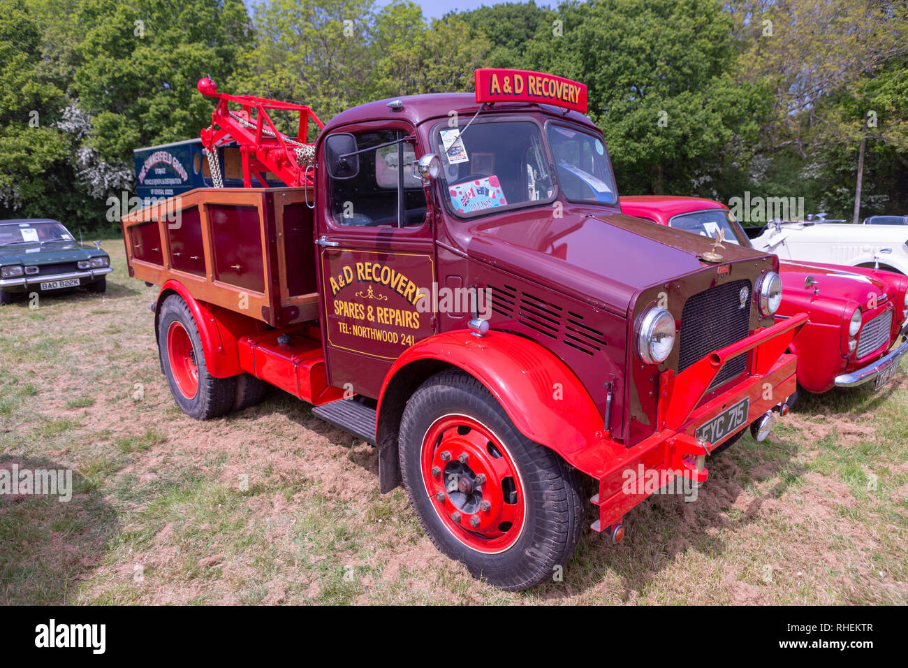 Classic recovery truck hi-res stock photography and images - Alamy