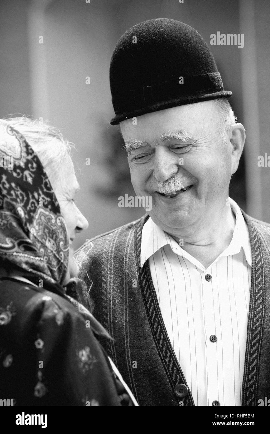 Smiling mature couple fun Black and White Stock Photos & Images - Alamy