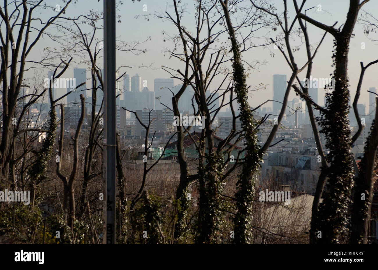 AJAXNETPHOTO. VAL D'OR, FRANCE. - DISTANT TOWERS - BUSINESS DISTRICT OF LA DEFENSE, PARIS, SEEN FROM THE SUBURBS NEAR VAL D'OR.  PHOTO:JONATHAN EASTLAND/AJAX REF: D60604 945 Stock Photo