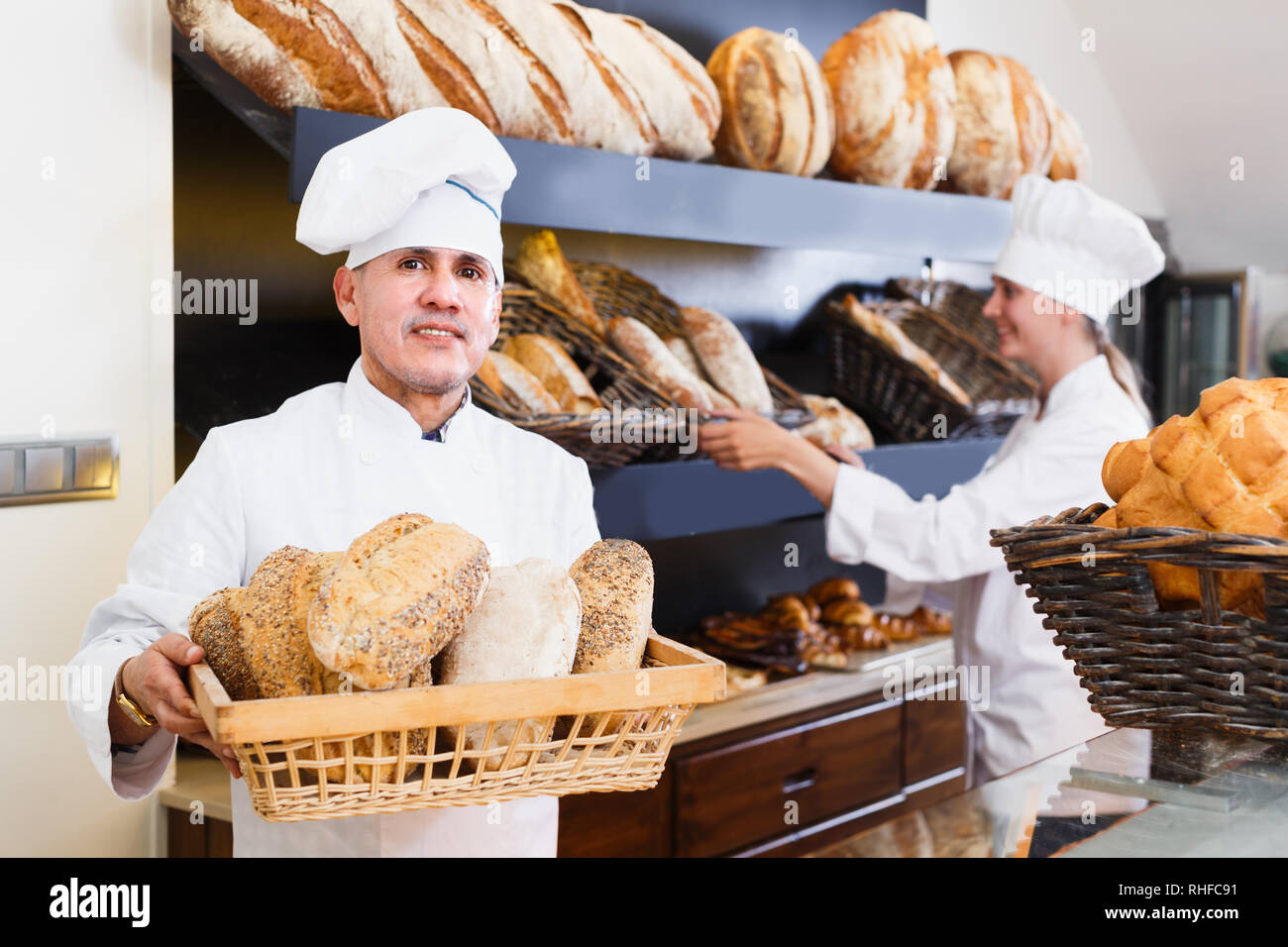 Bread bakers and confectionery hi-res stock photography and images - Alamy
