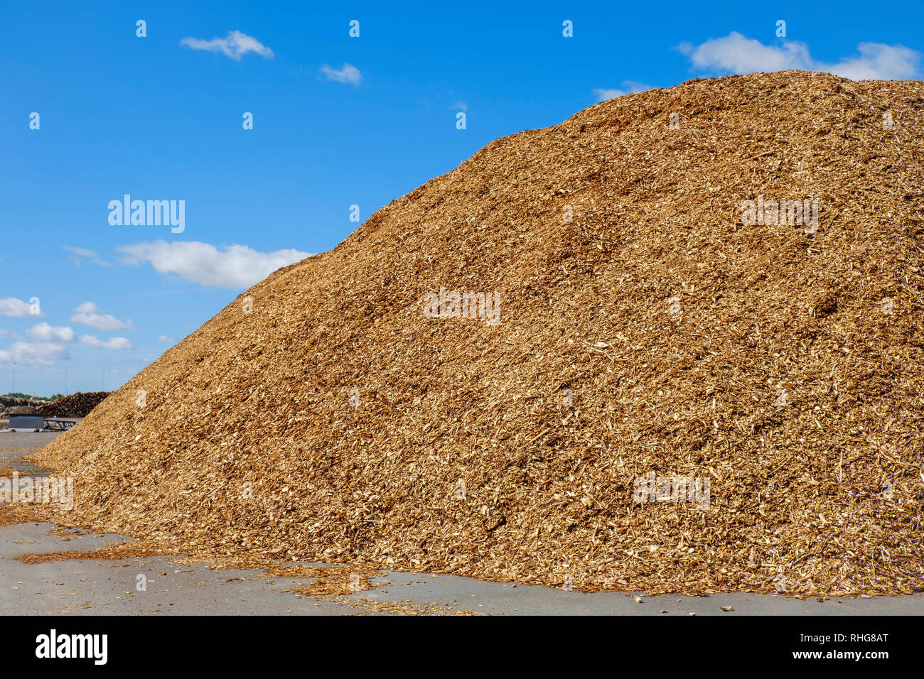 Woodchip Pile Hi Res Stock Photography And Images Alamy