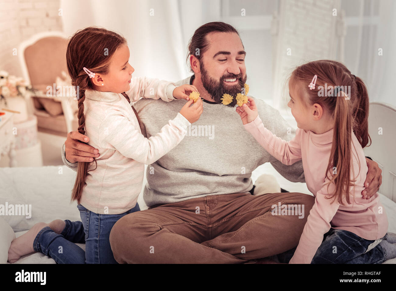 Бородатый папа мило. Бородатый папа. Бородатый папа. Бородатый папа. Папа и борода.