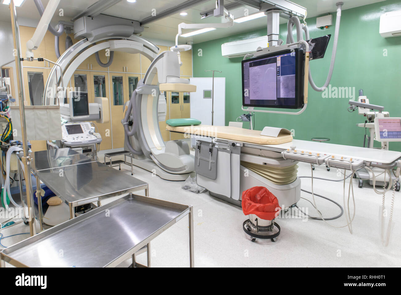 Digital Subtraction Angiography Room, DSA lab, operating room with X-ray medical scan hospital Stock - Alamy