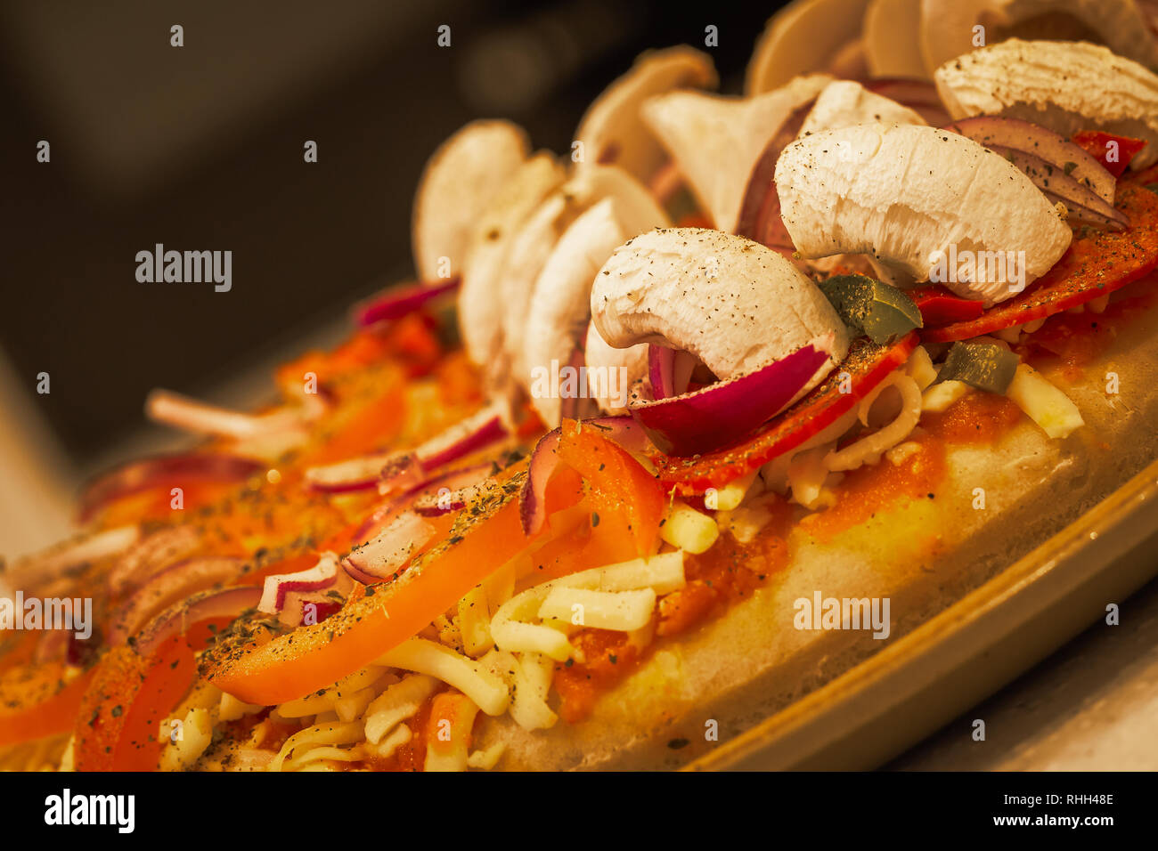 Oven fresh pizza hi-res stock photography and images - Alamy