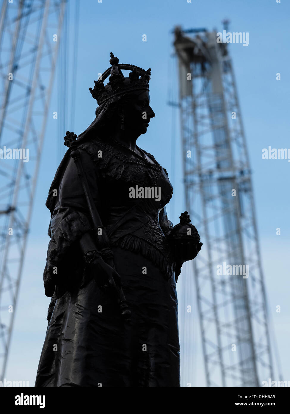 Queen Victoria Statue Stock Photo Alamy