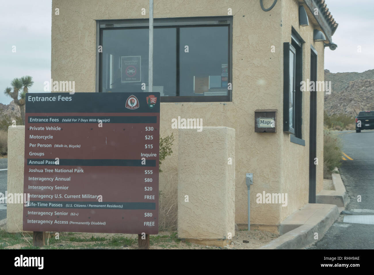 Joshua Tree National Park entrance with price list of fees Stock Photo Alamy