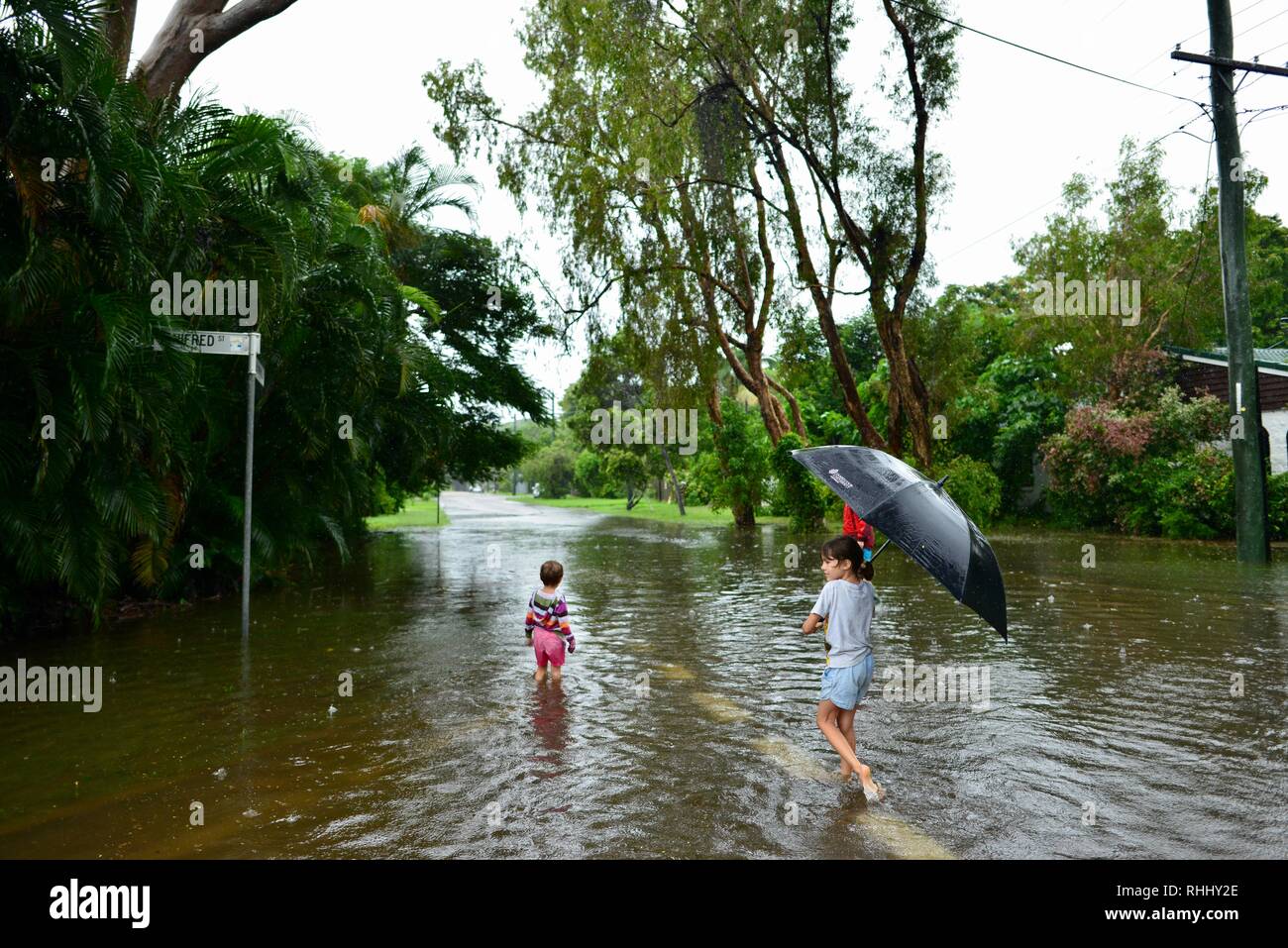ross 3rd street hours