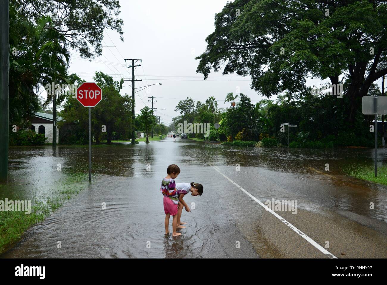 ross 3rd street hours