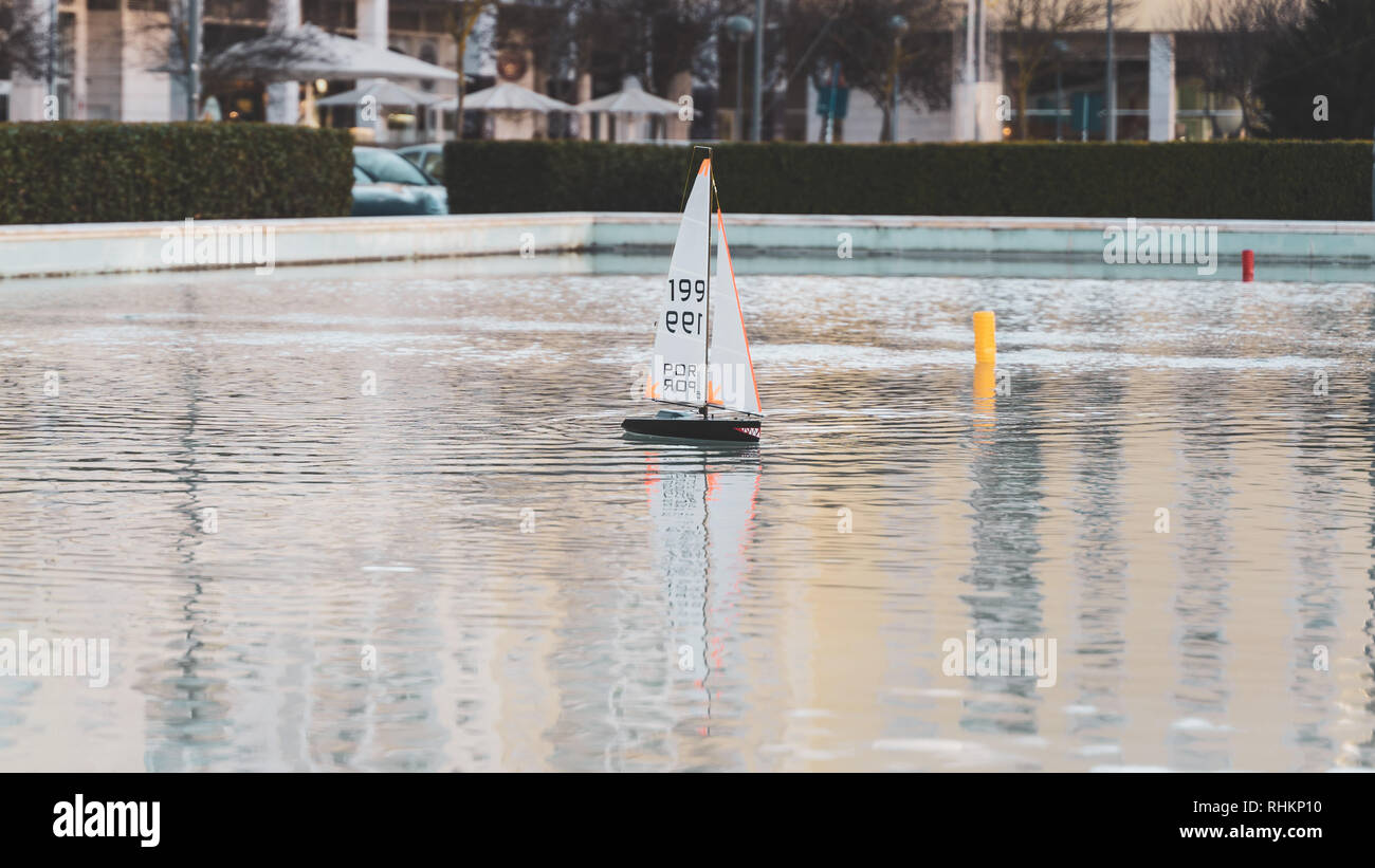 mini sailboat toy