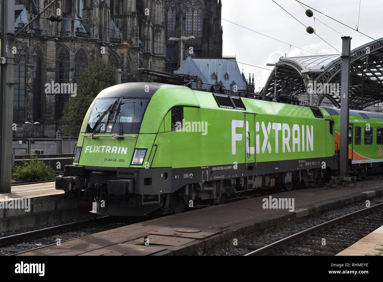 class 182;electric locomotive;flixtrain;bahn touristik express;cologne main;germany Stock Photo