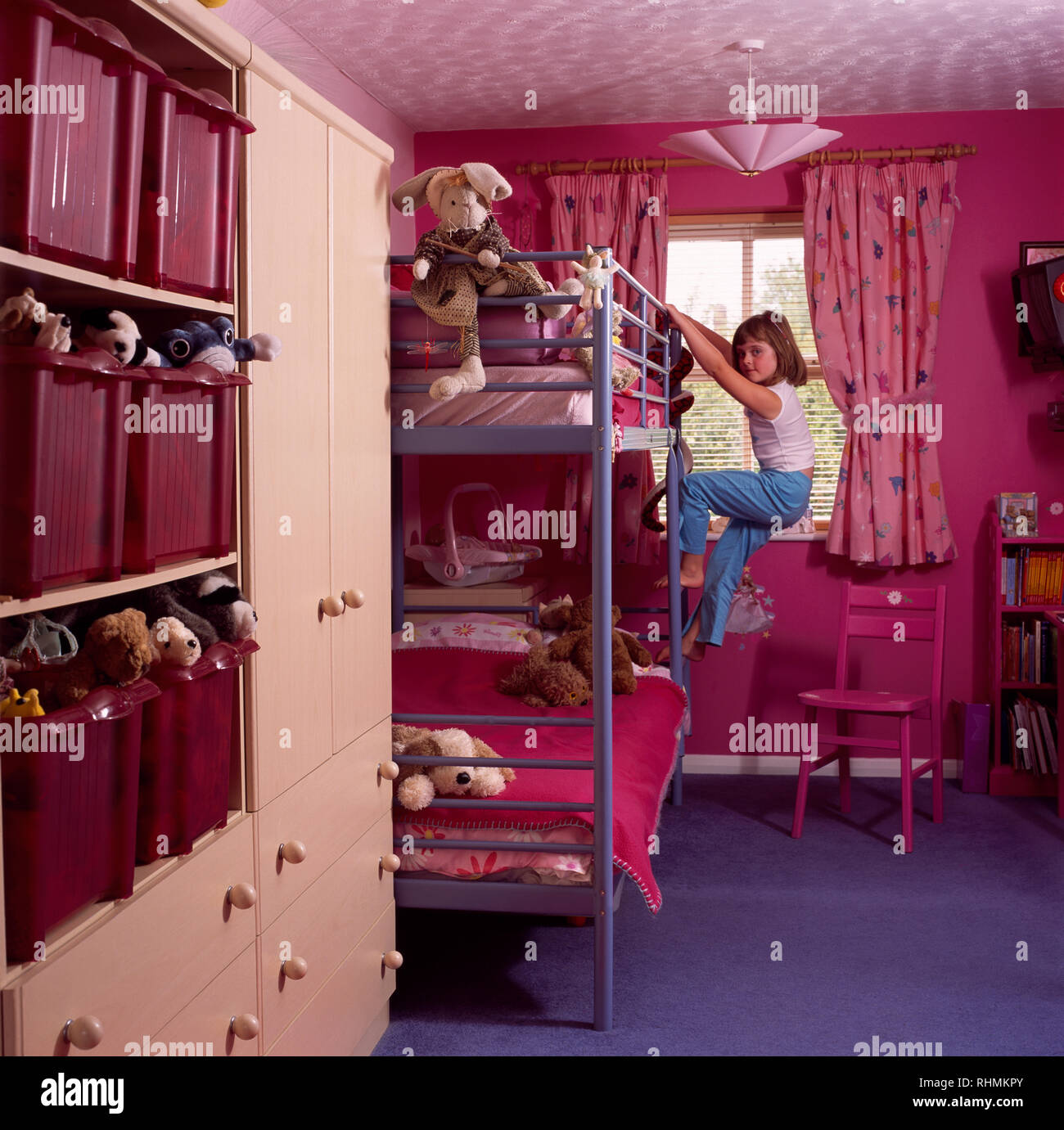 small girl beds