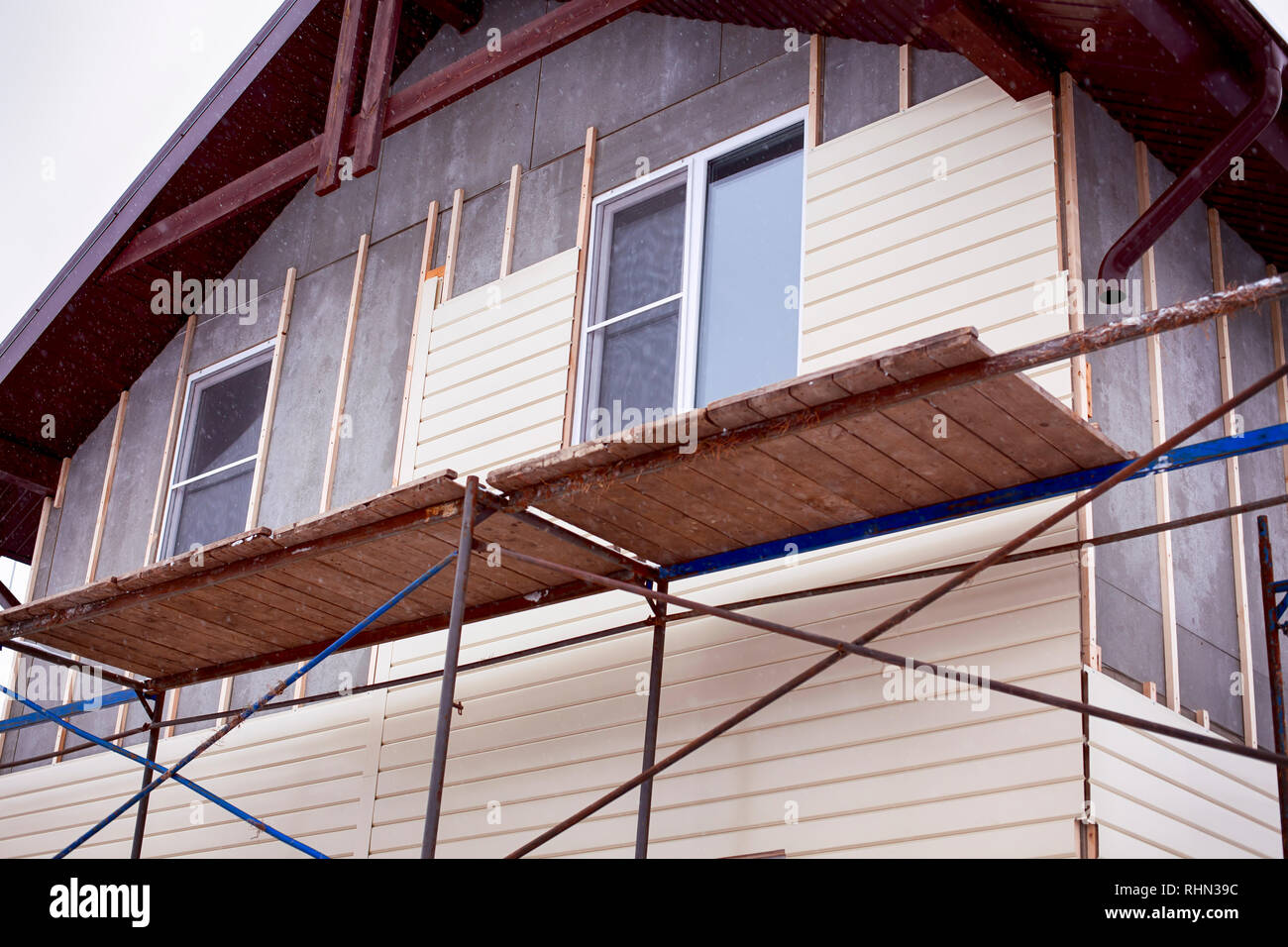 Scaffolding around house hires stock photography and images Alamy