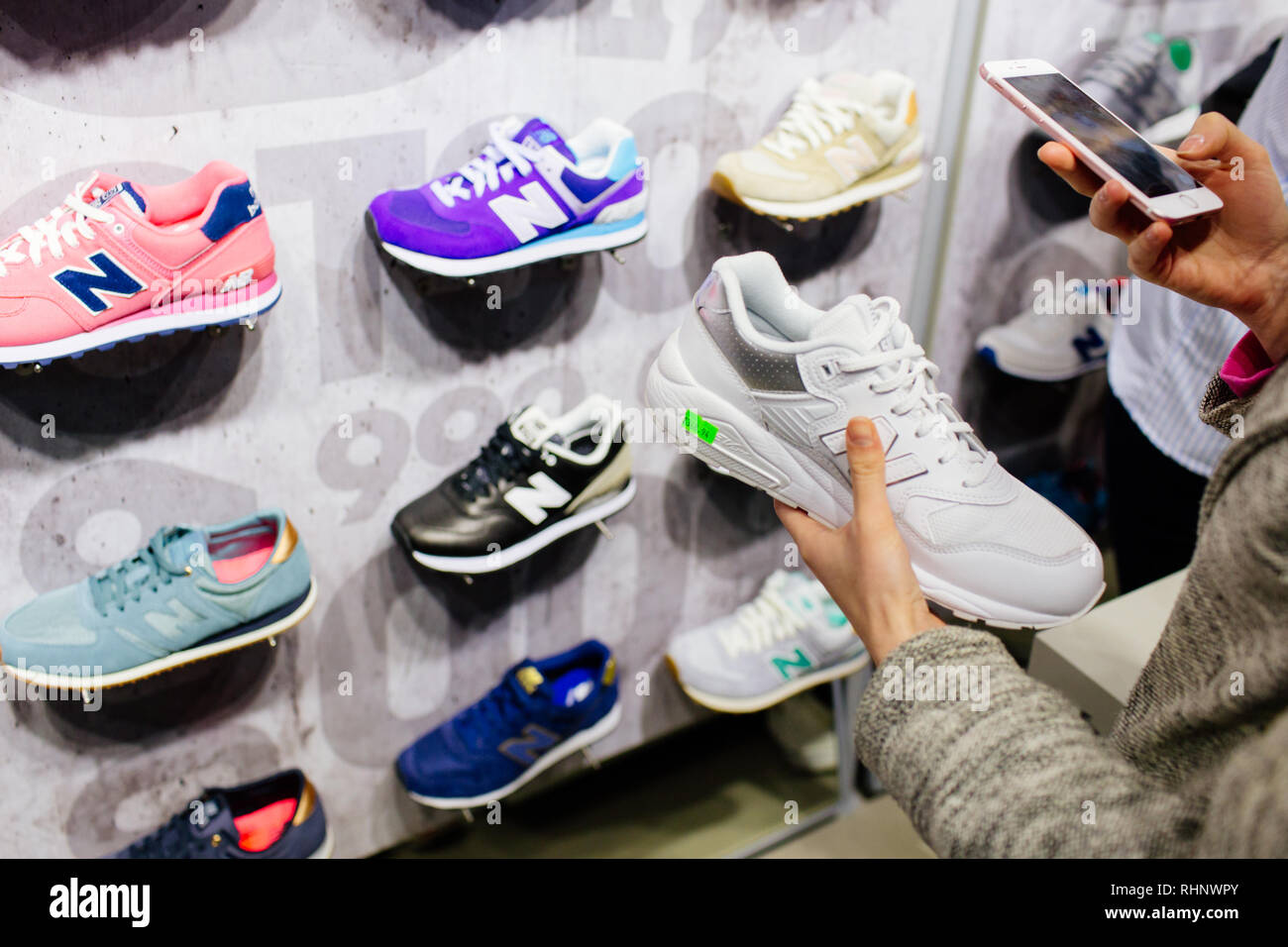 MADRID, SPAIN - SEPTEMBER 9 2018: New Balance athletic shoes on a sports  shop counter Stock Photo - Alamy