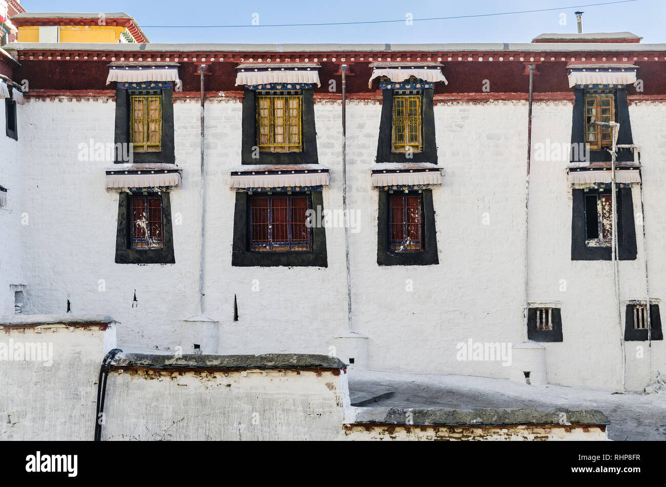 Traditional Tibetan architecture of Drepung Monastery, Lhasa, Tibet Stock Photo