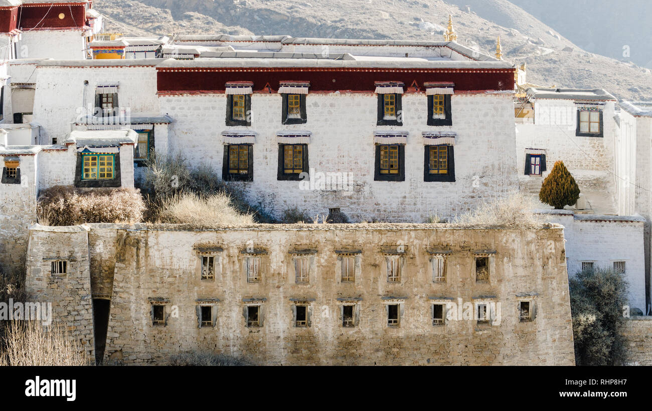 Traditional Tibetan architecture of Drepung Monastery, Lhasa, Tibet Stock Photo