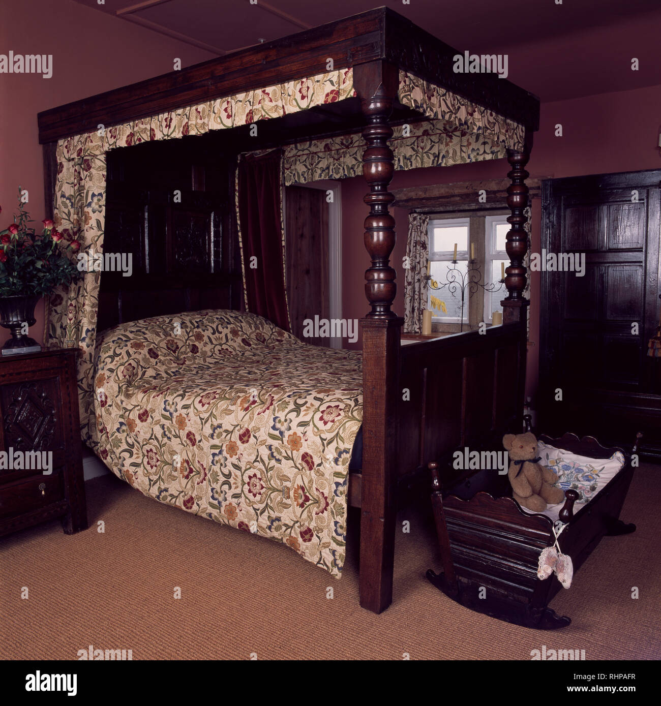 Vintage poster bed online
