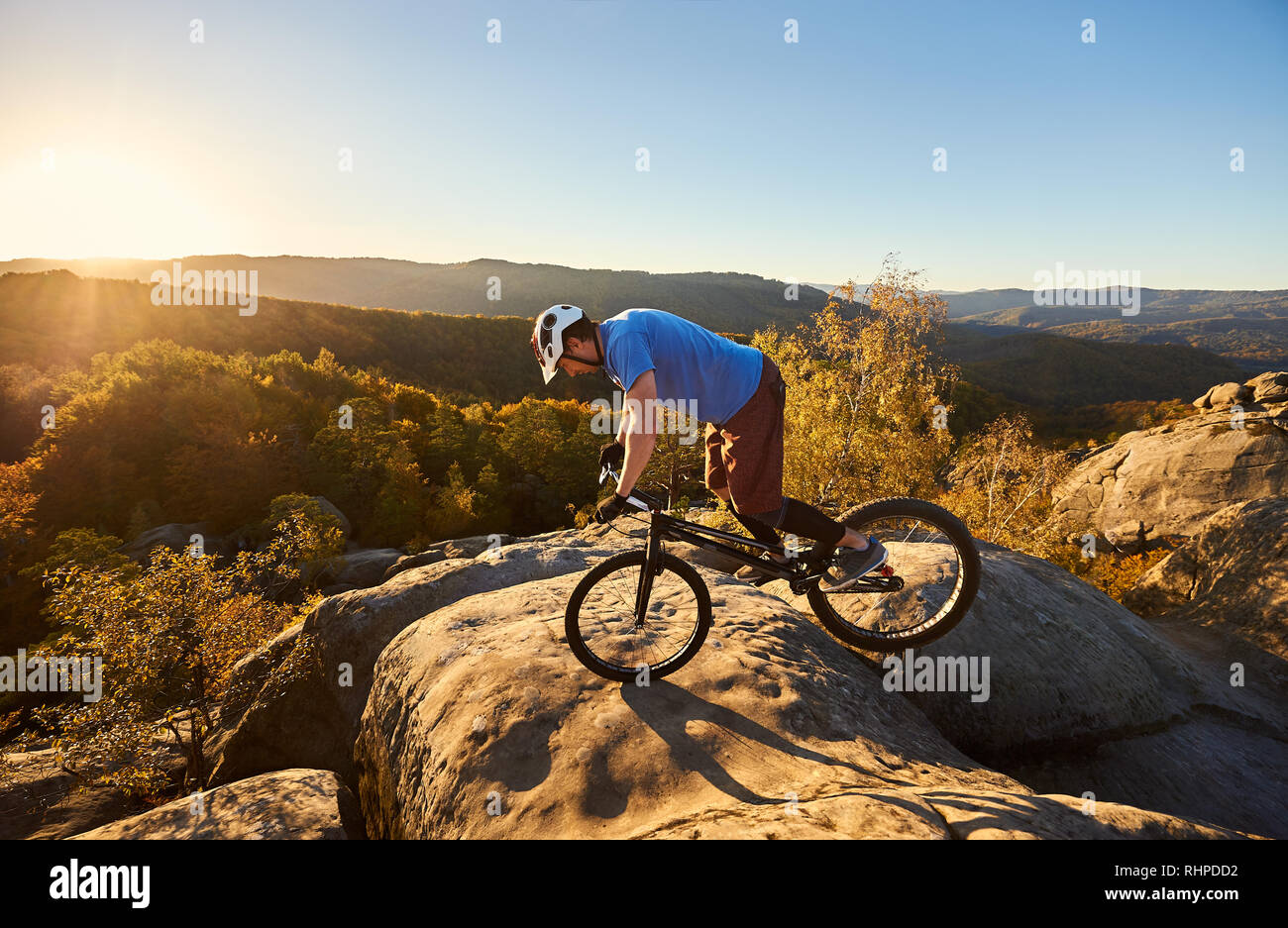 Extreme mountain bike equipment hires stock photography and images Alamy