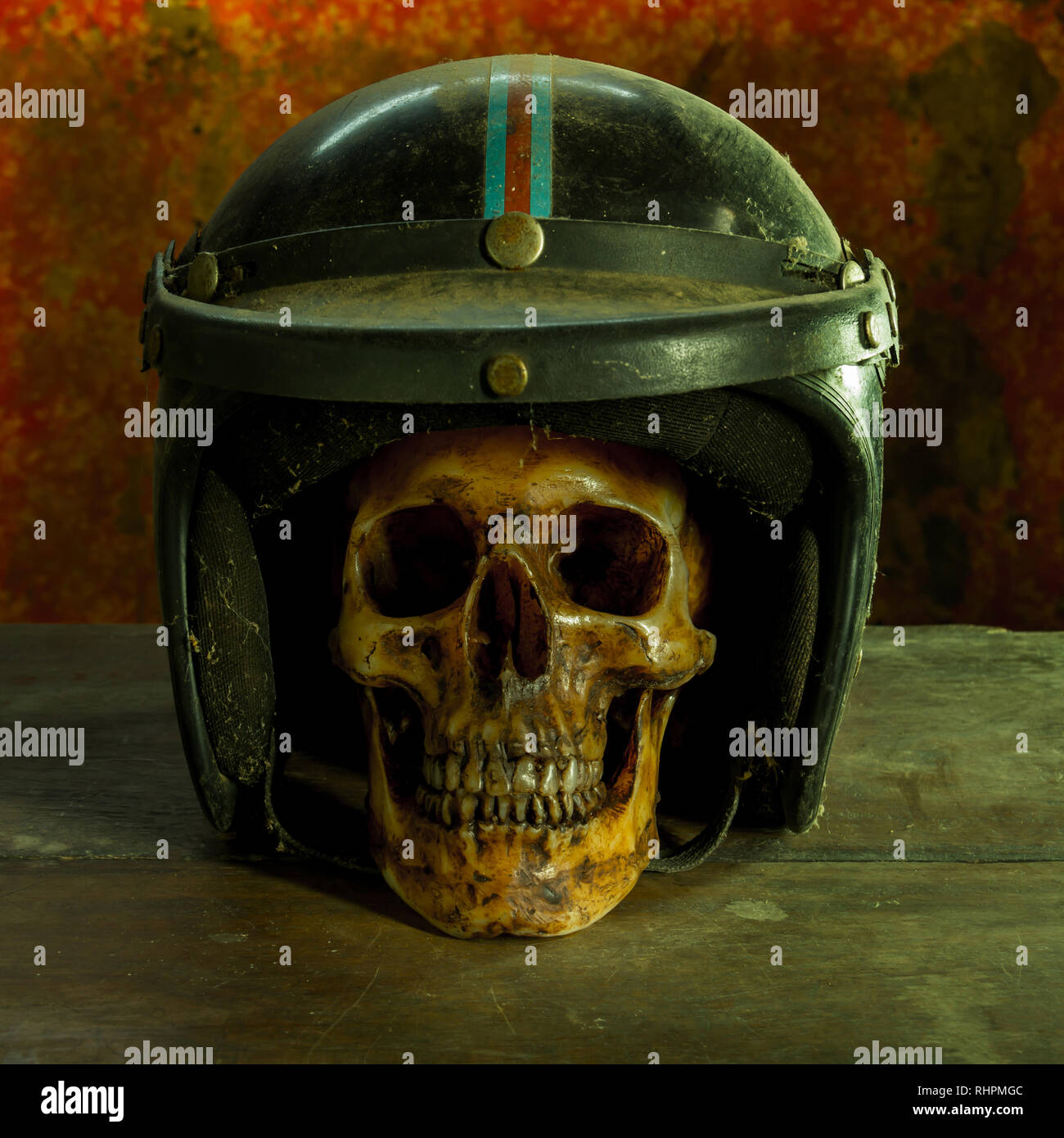 Scary skull helmet hi-res stock photography and images - Alamy