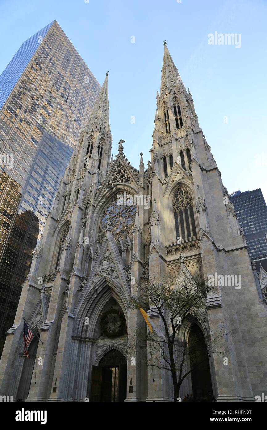 Exterior view of Saint Patrick’s Cathedral in New York City Stock Photo ...