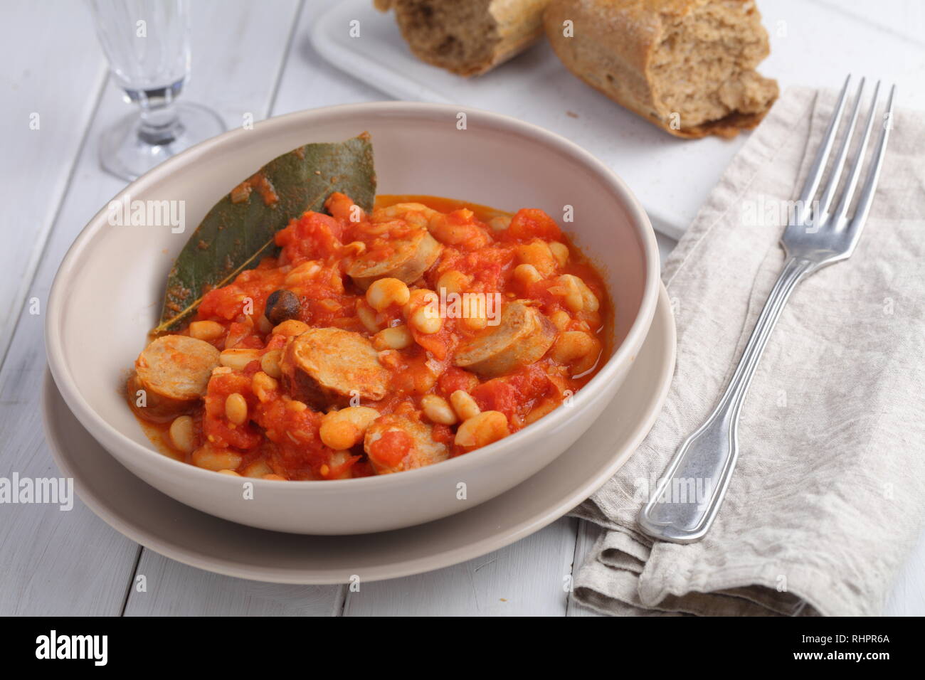 Fasolka po bretonsku, the Polish baked beans with roasted sausages