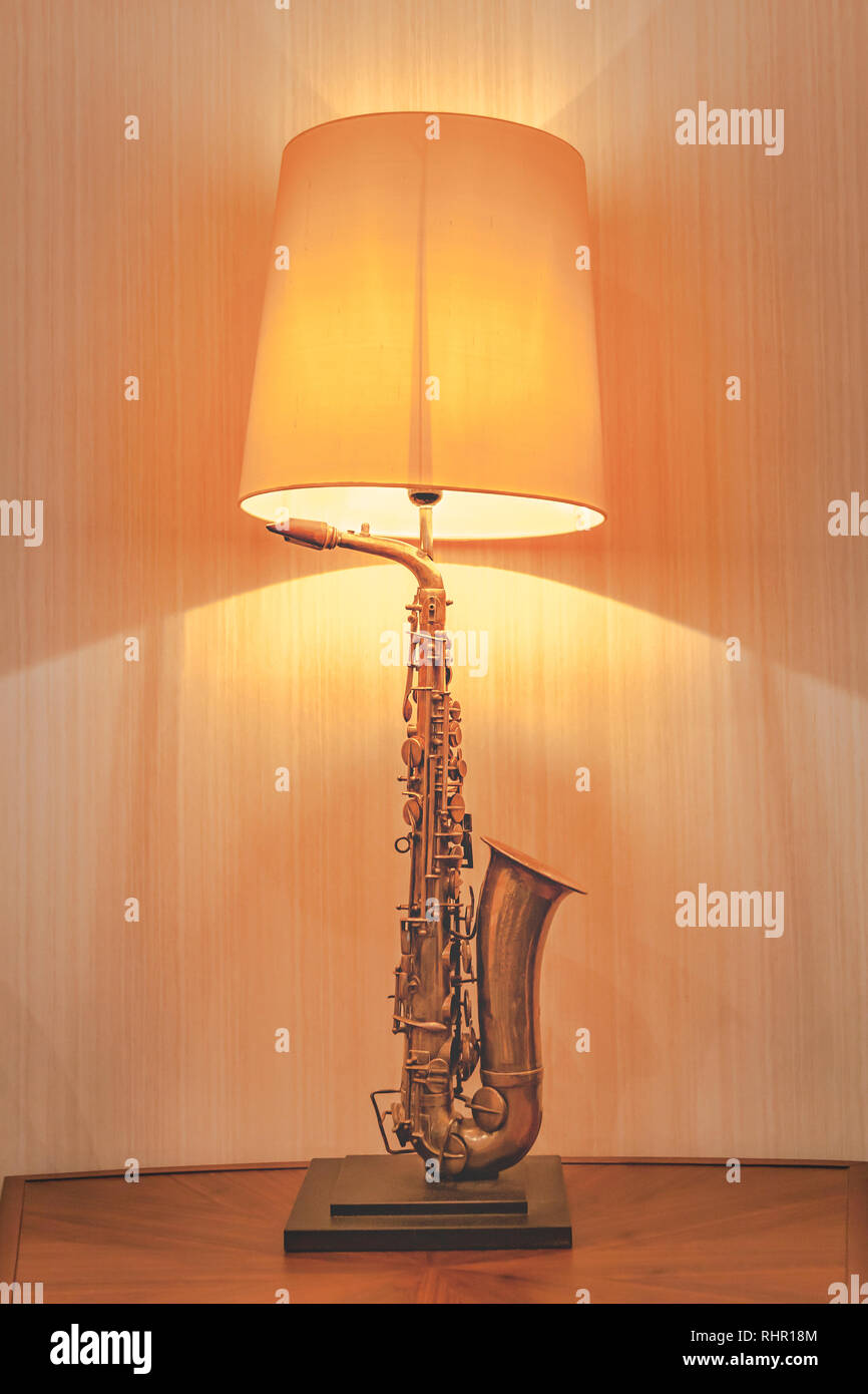 arcadia floor lamp