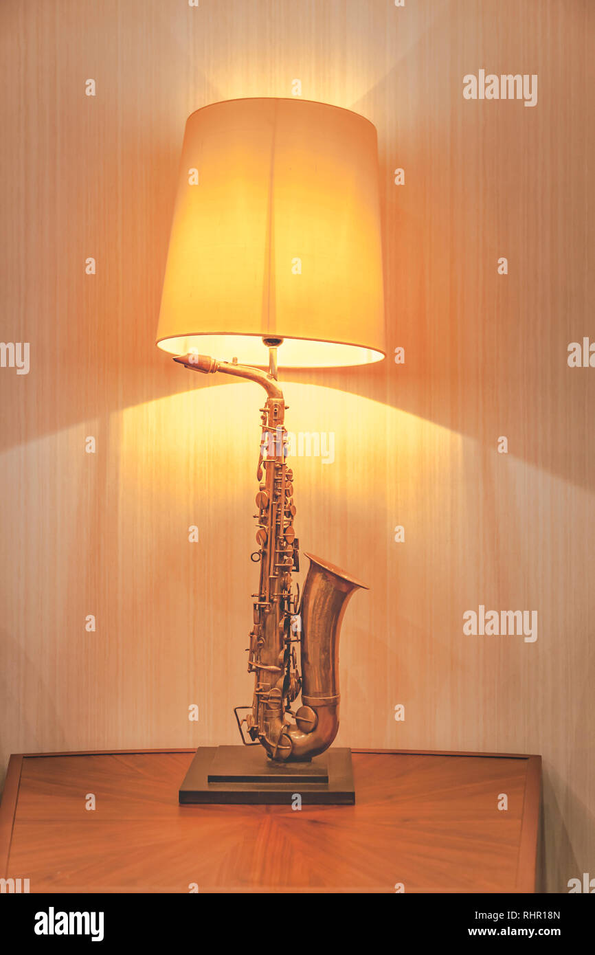 arcadia floor lamp
