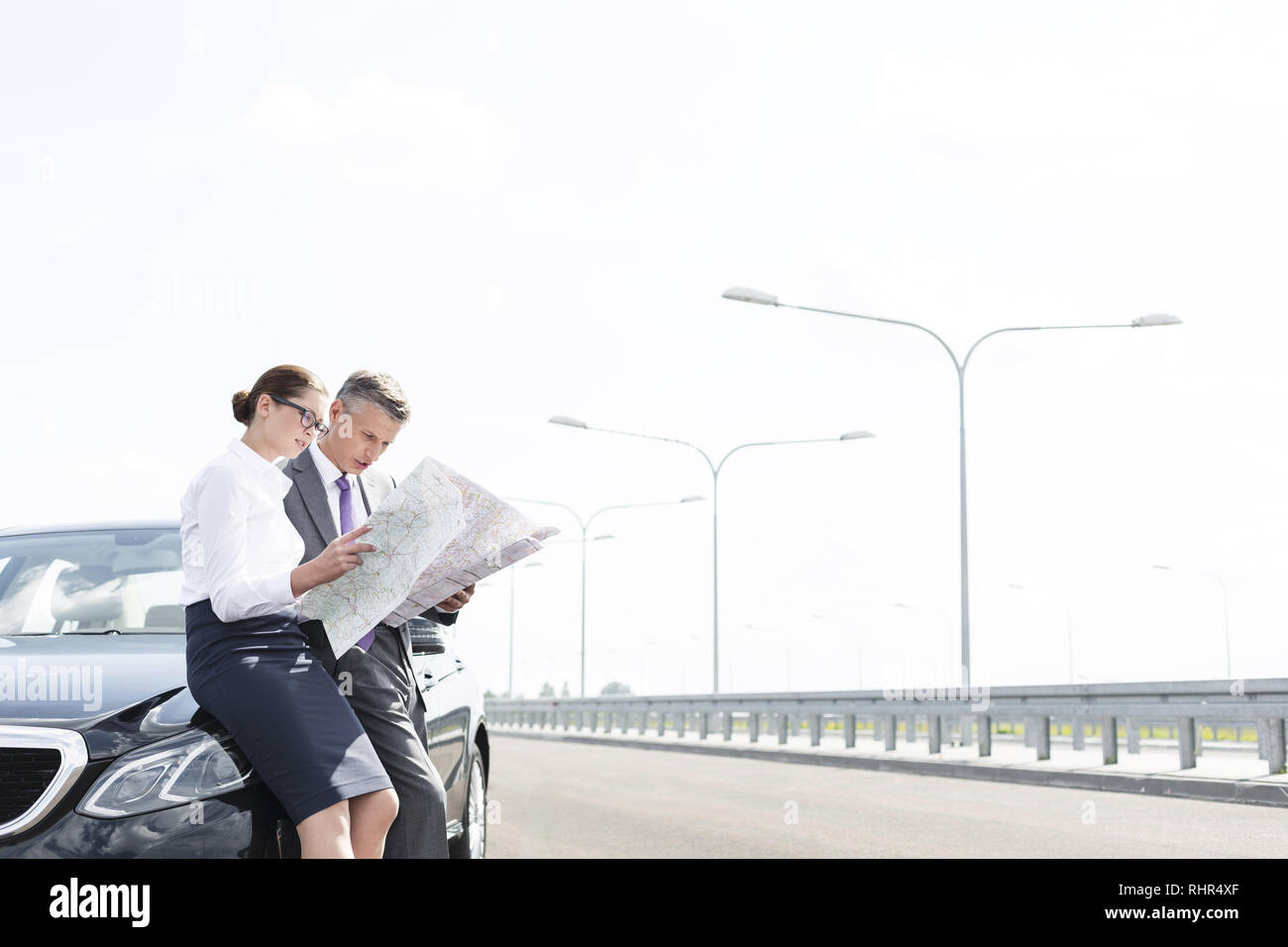 Business professionals map hi-res stock photography and images - Alamy