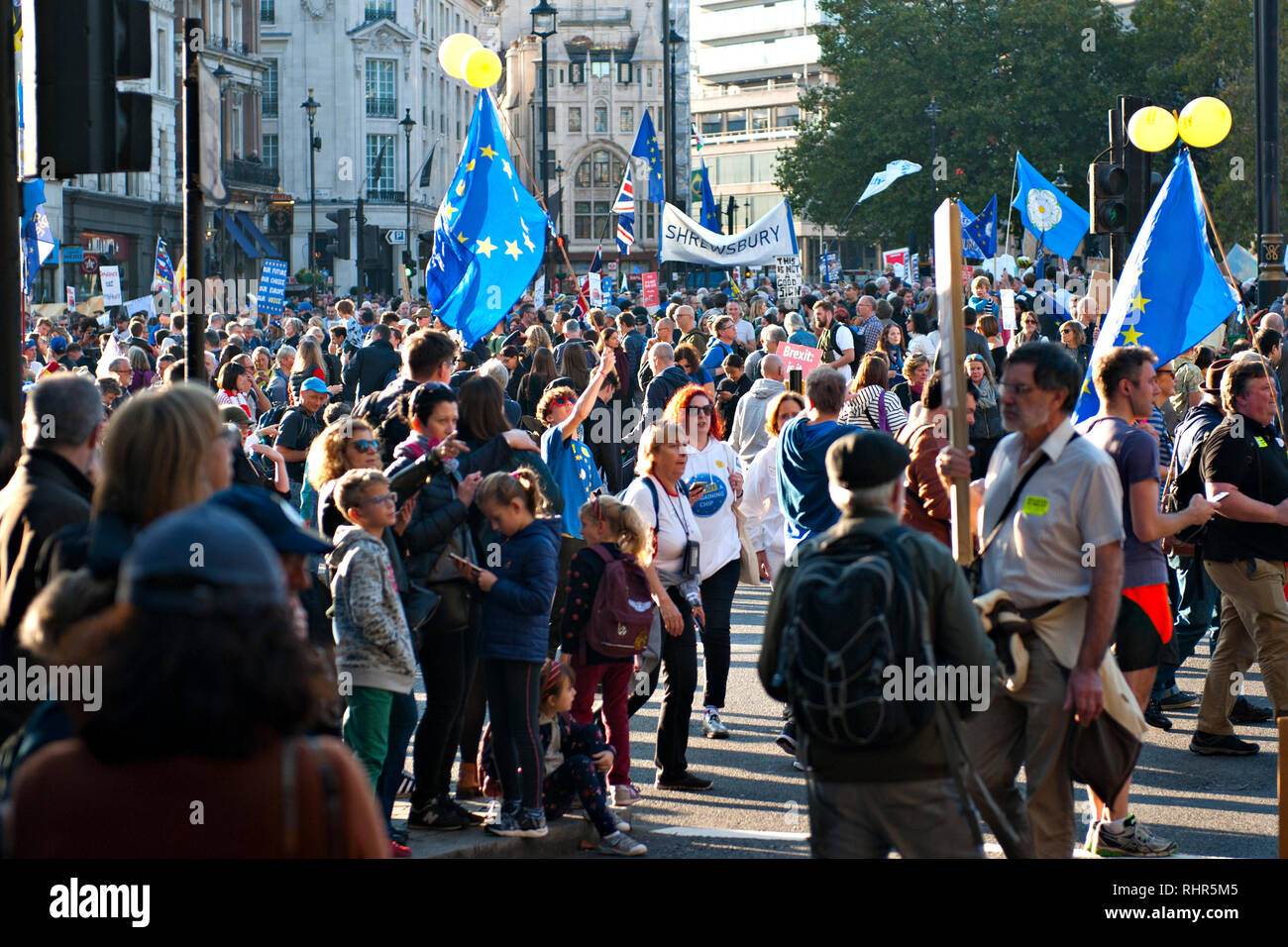 An estimated 600 thousand people from all political parties and none participated in a march and rally opposing Brexit and supporting a new vote Stock Photo