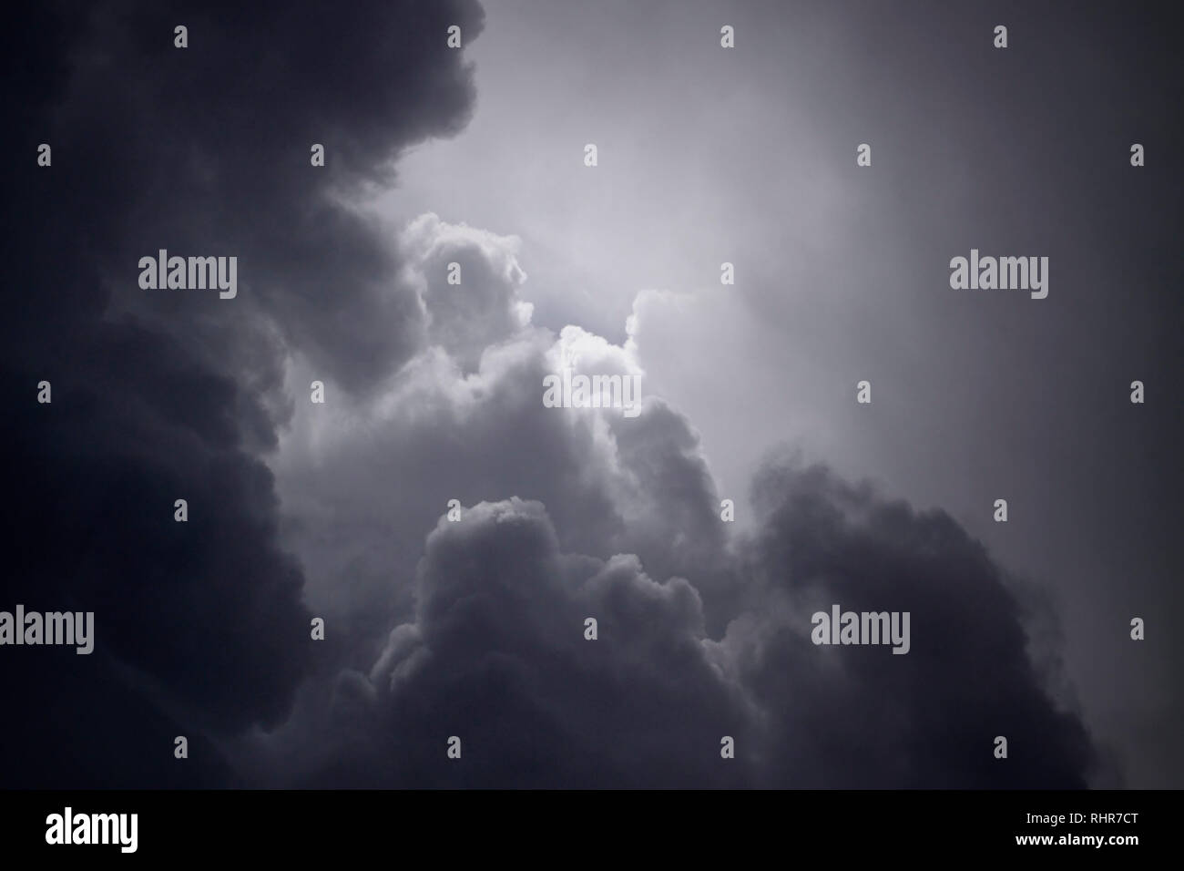 Dark cloudy background hi-res stock photography and images - Alamy