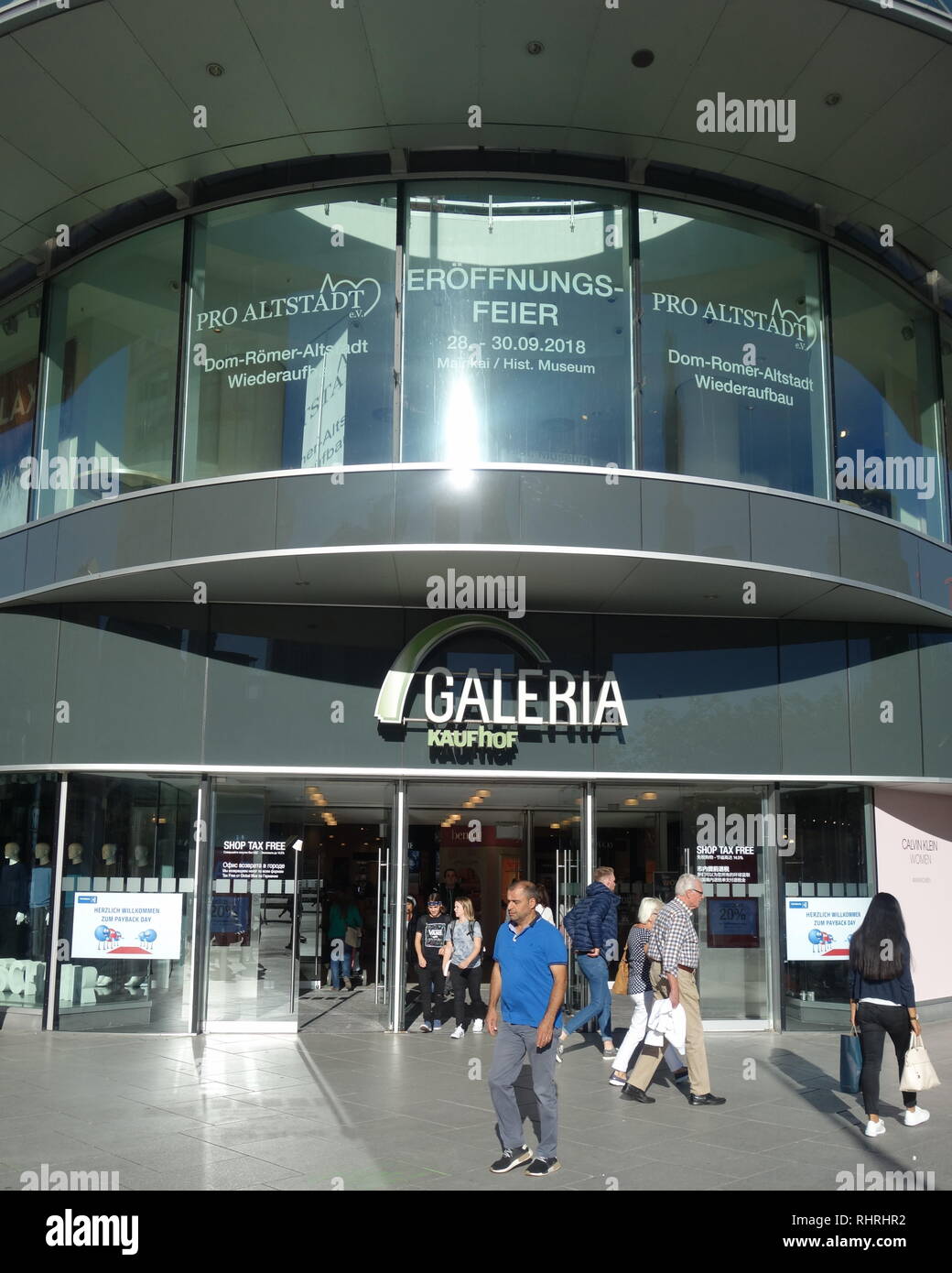 The Entrance To The Galeria Kaufhof Frankfurt An Der Hauptwache 