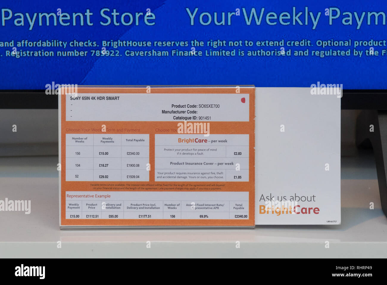 Brighthouse weekly payment retailer - weekly payment terms and representative example for a television showing apr of 69.9%, Scotland, UK Stock Photo