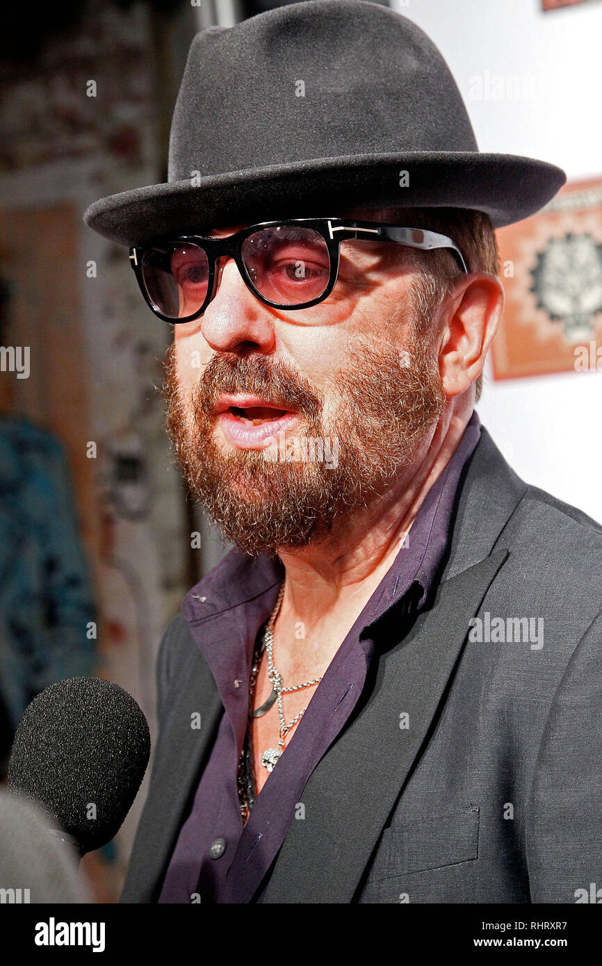 Dave stewart hi-res stock photography and images - Alamy