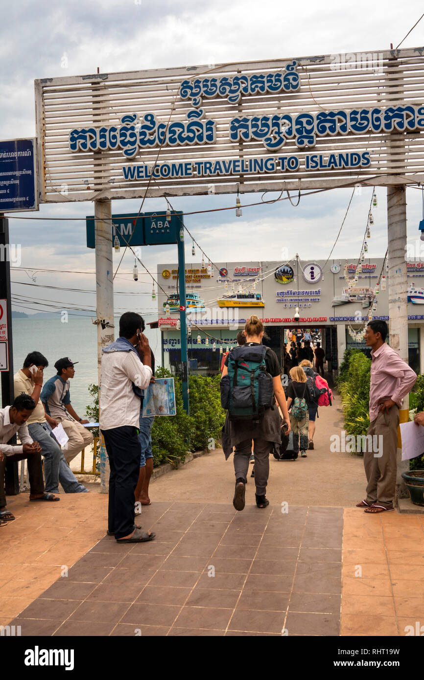 Cambodia, Preah Sihanoukh, Sihanoukhville, Occheuteal Beach, jetty passengers departing for less spoiled offshore islands Stock Photo