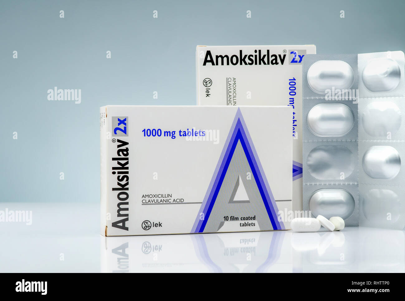 CHONBURI, THAILAND-OCTOBER 14, 2018 : Amoksiklav 2x 1000 mg film coated tablets. Amoxicillin and clavulanic acid. Antibiotics pills on gradient backgr Stock Photo
